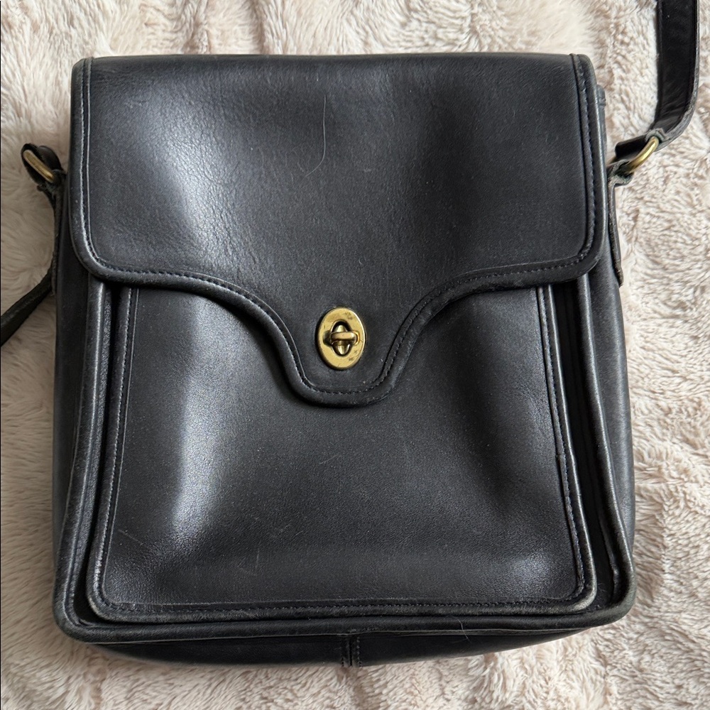 Vintage Coach Shelton Black Leather Crossbody Bag 9917